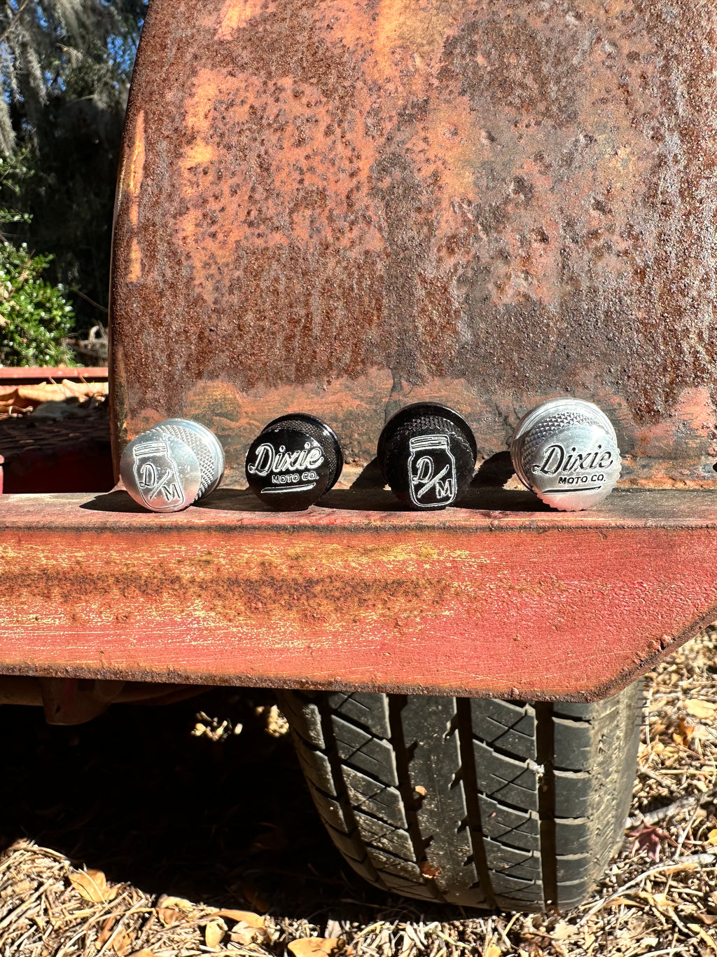 D/M Logo Seat Screws